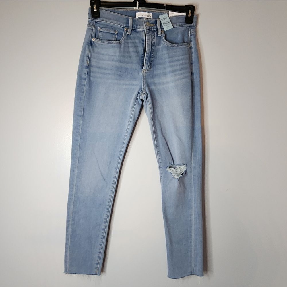 LOFT Petite New Curvy Frayed Mid Rise Skinny Jeans Light Indigo Wash Size 29